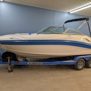 2012 Rinker 216 I/O Mercuriser 5.0