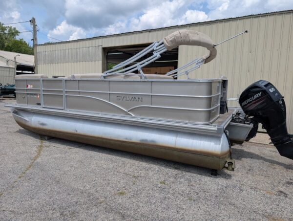 2016 Sylvan 8520 Mirage C n F (Consign) - Image 15