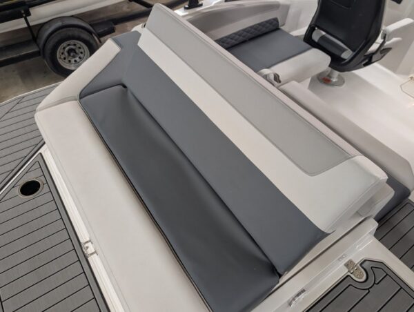 2026 Starcraft SVX 210 MerCruiser 4.5L - Image 12