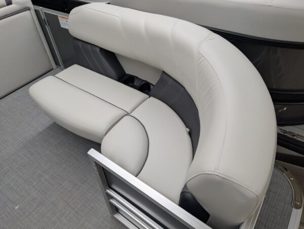 2026 Sylvan 820 Mirage Cruise - Image 3