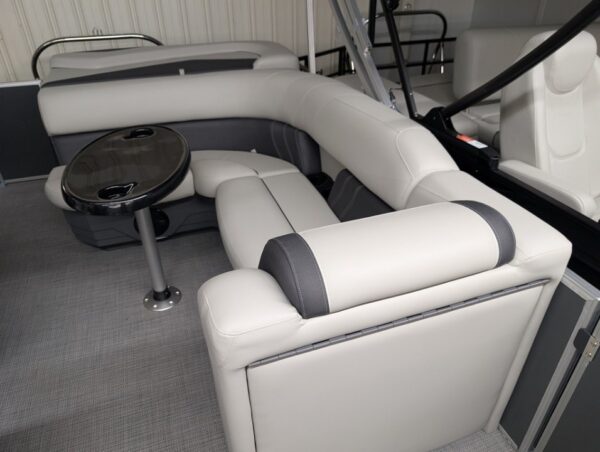 2026 Sylvan 820 Mirage Cruise - Image 4