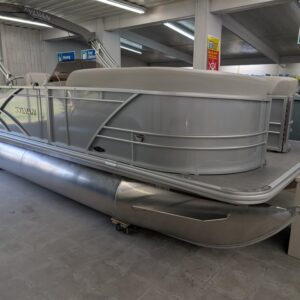 Sylvan 818 Mirage Cruise