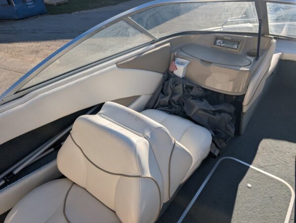 2000 Bayliner 1950 Capri I/O 3.0L Merc - Image 9